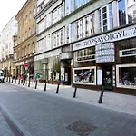 Lägenhet Premium Szervita Square *