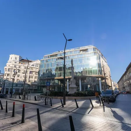 Premium Szervita Square Lägenhet *
