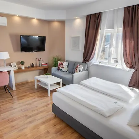 Apartment Premium Studio Szervita Square Budapest