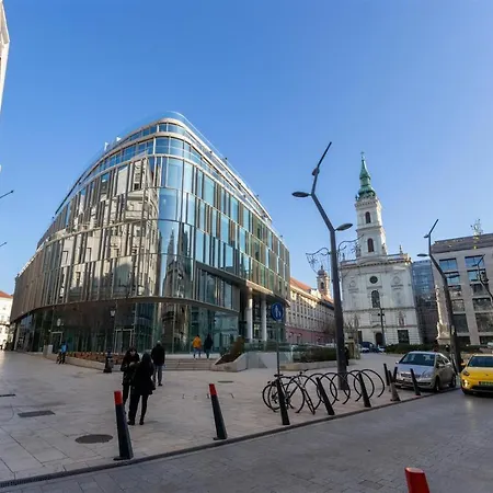 Premium Szervita Square * بودابست