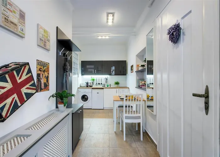 Premium Szervita Square *