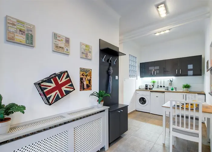 Premium Szervita Square *