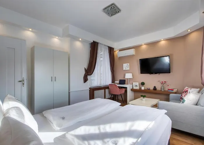 Appartement Premium Szervita Square *