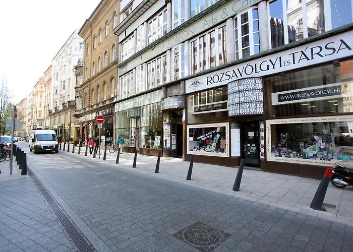 Appartement Premium Szervita Square *